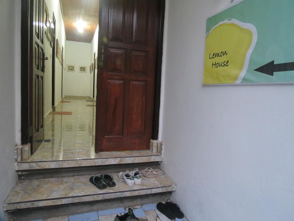 Lemon House Hostel Padangbai  Ngoại thất bức ảnh